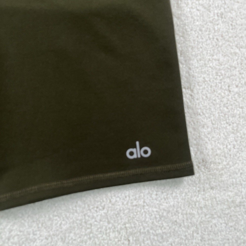 ALO Yoga High Waist Shorts Womens XS Olive Green Active Gym Workout - Picture 3 of 9